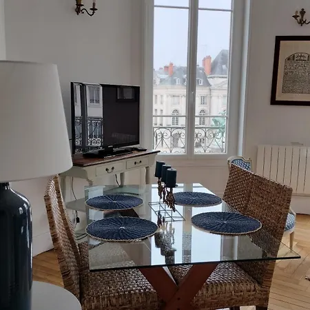 Appartement F3 au balcon de la Place du Martroi Orléans Extérieur photo