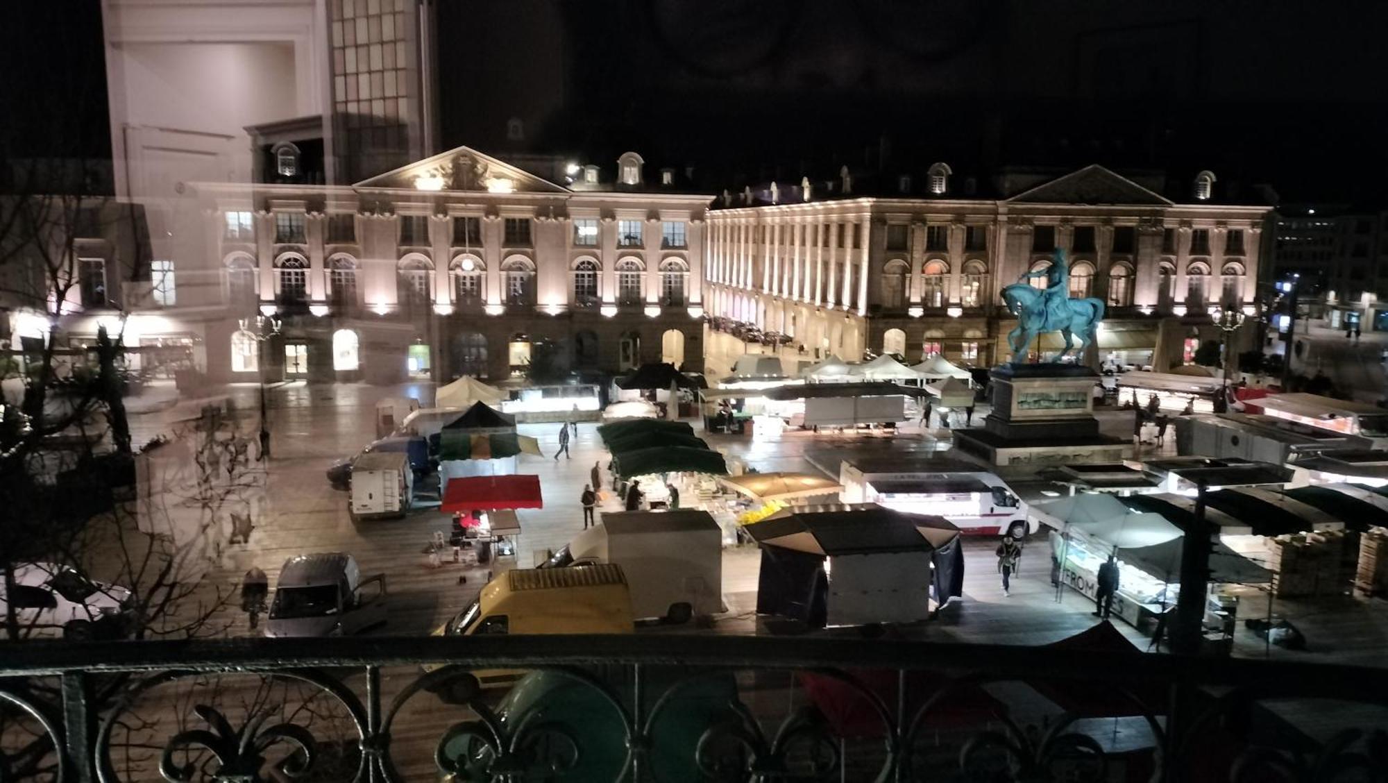 F3 Au Balcon De La Place Du Martroi Appartement Orléans